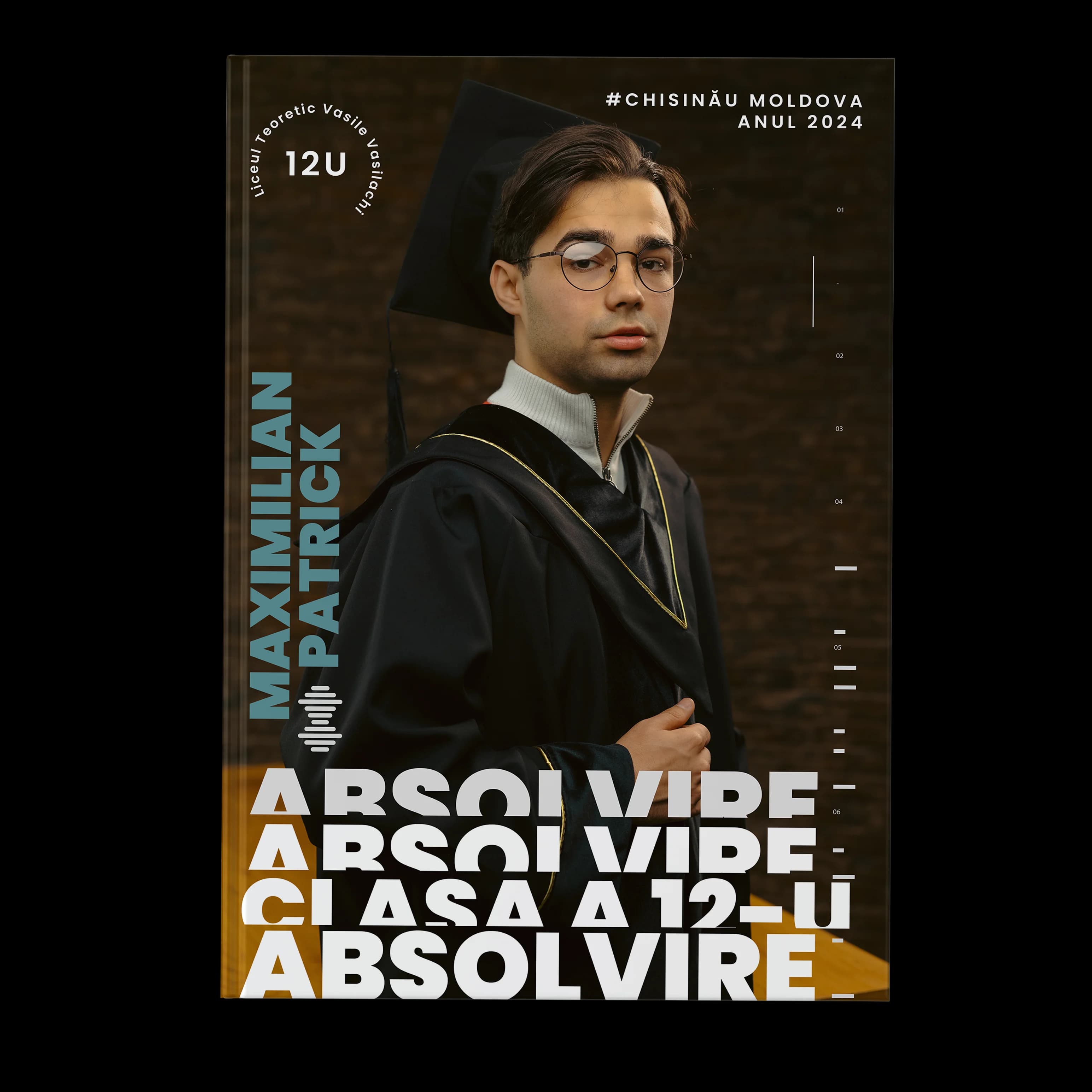 Coperta album absolvire — portret editorial cu robă și tocă, făcut în Studio TRIKI