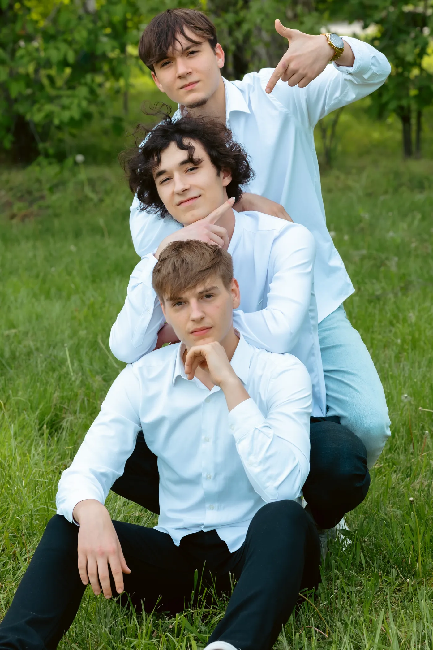 Elevi în ședință în parc (04)