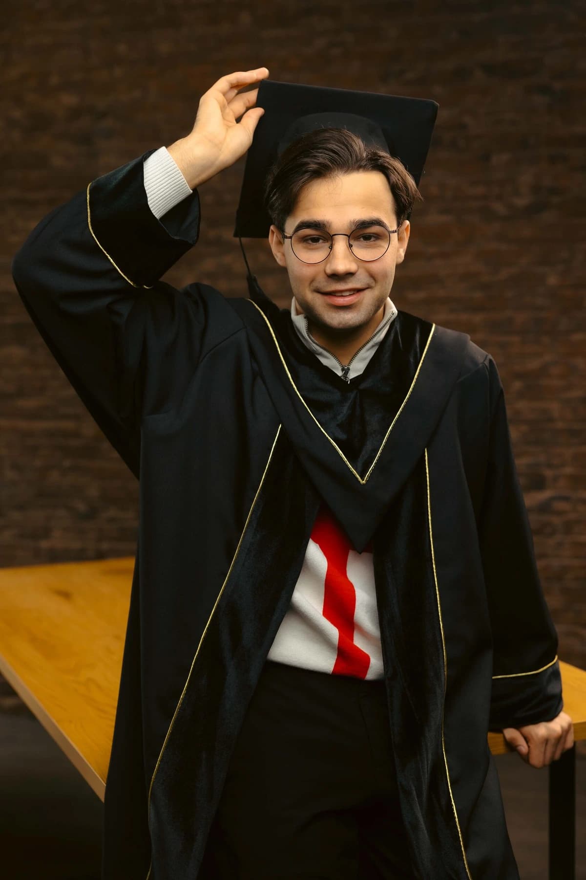 Absolvenți în mantii — fotografii ESTUDENT