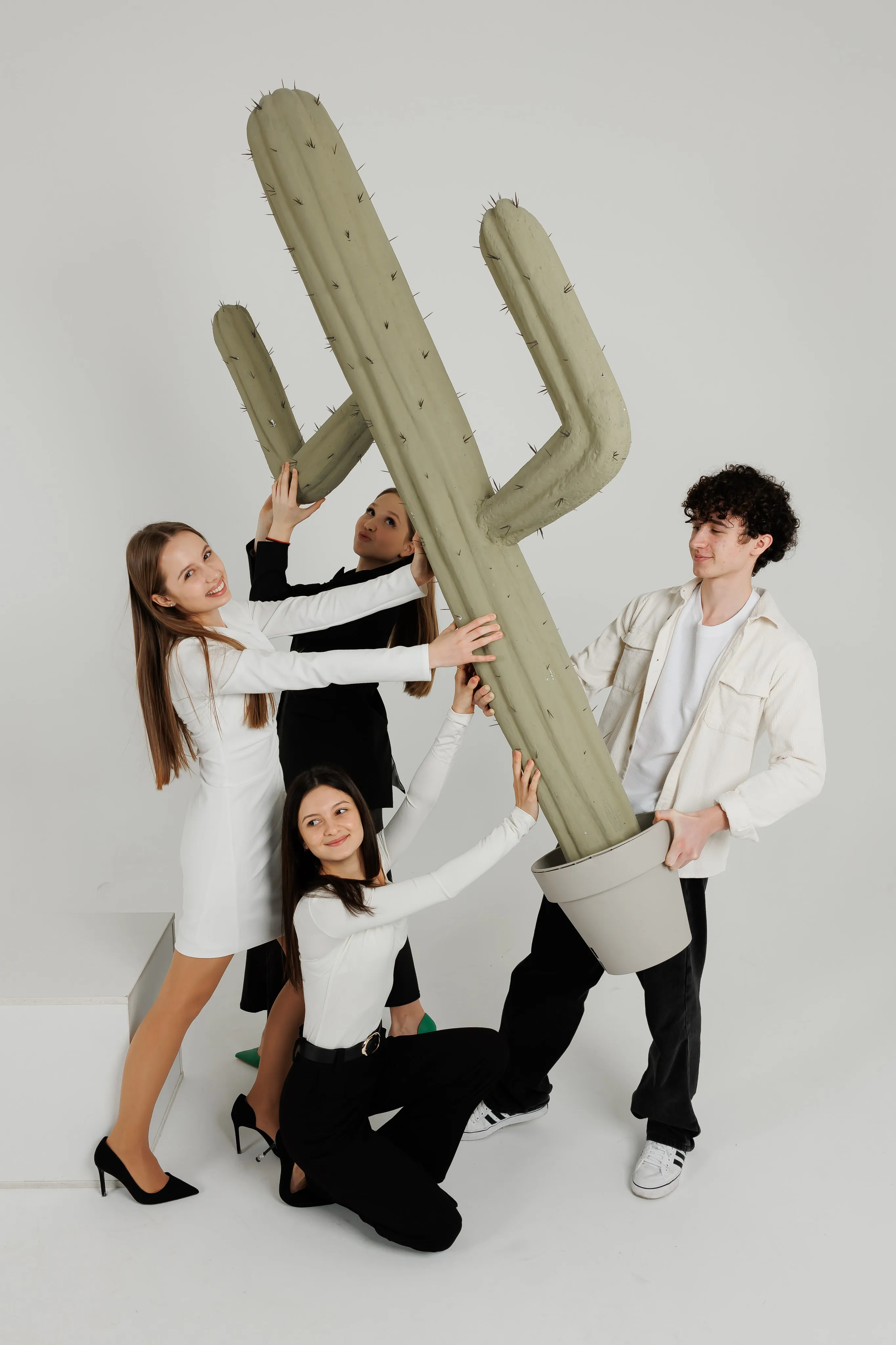 Grup de elevi în ședință Studio TRIKI (01)