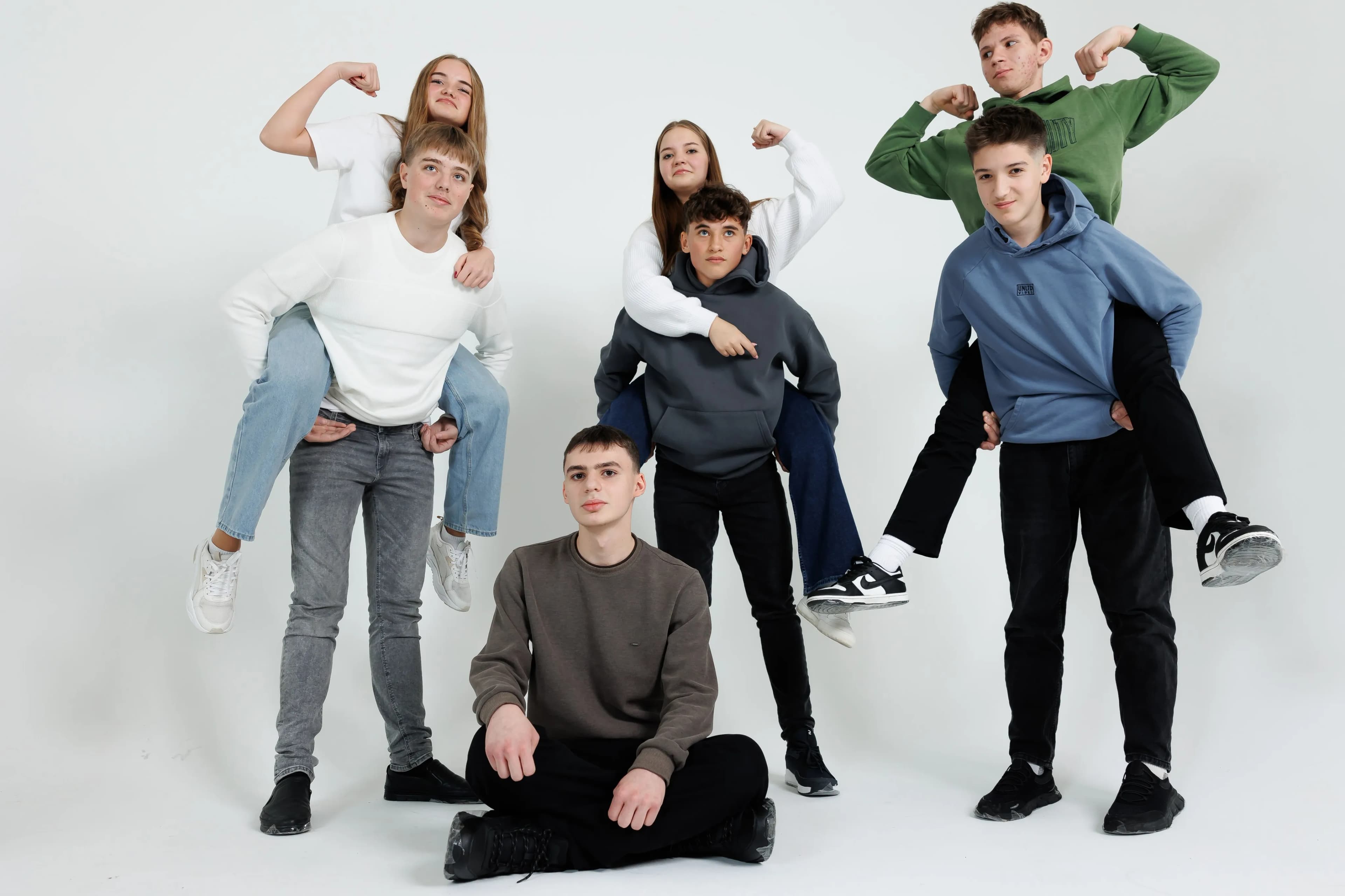 Grup de elevi în ședință Studio TRIKI (12)