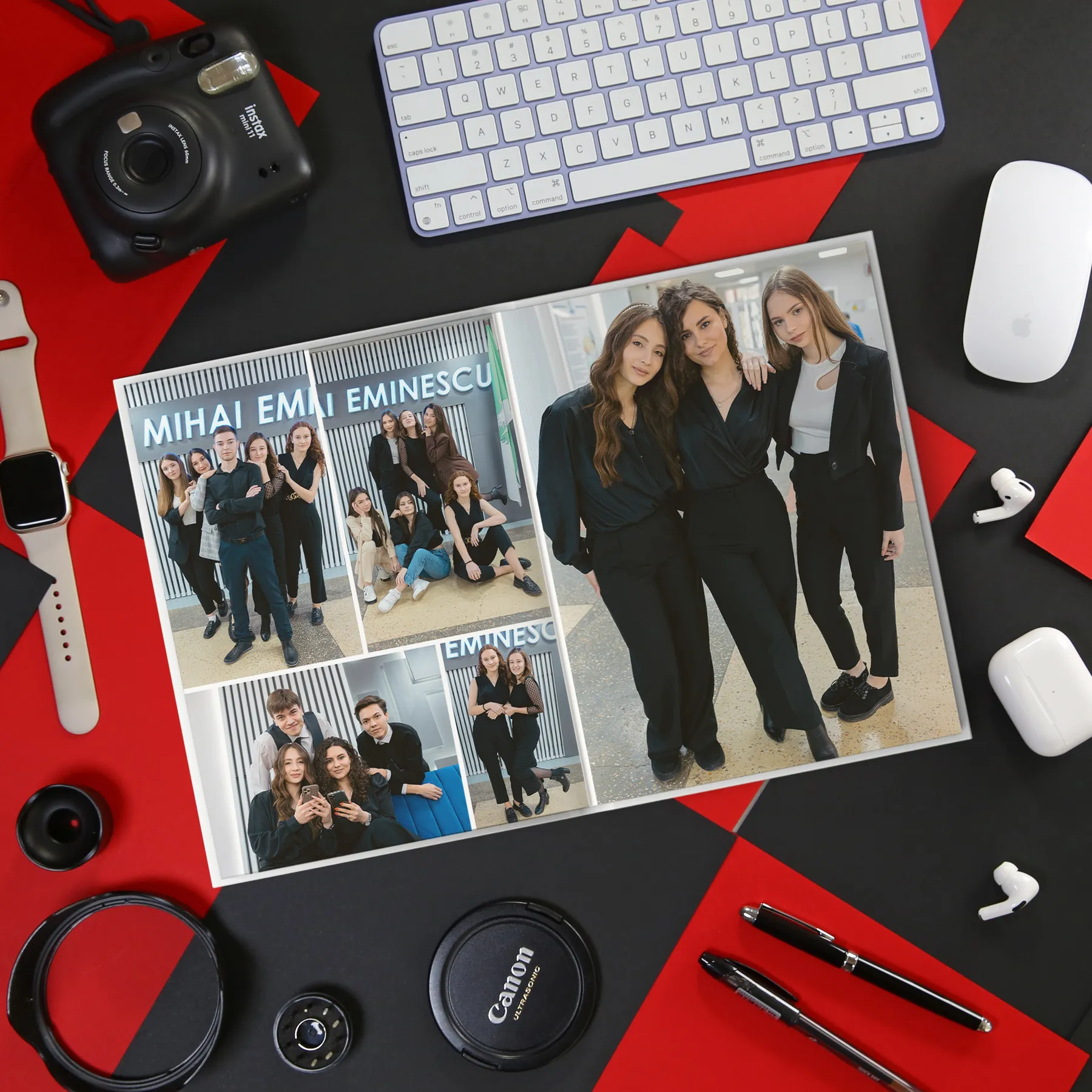Album 11 — paginile 8–9